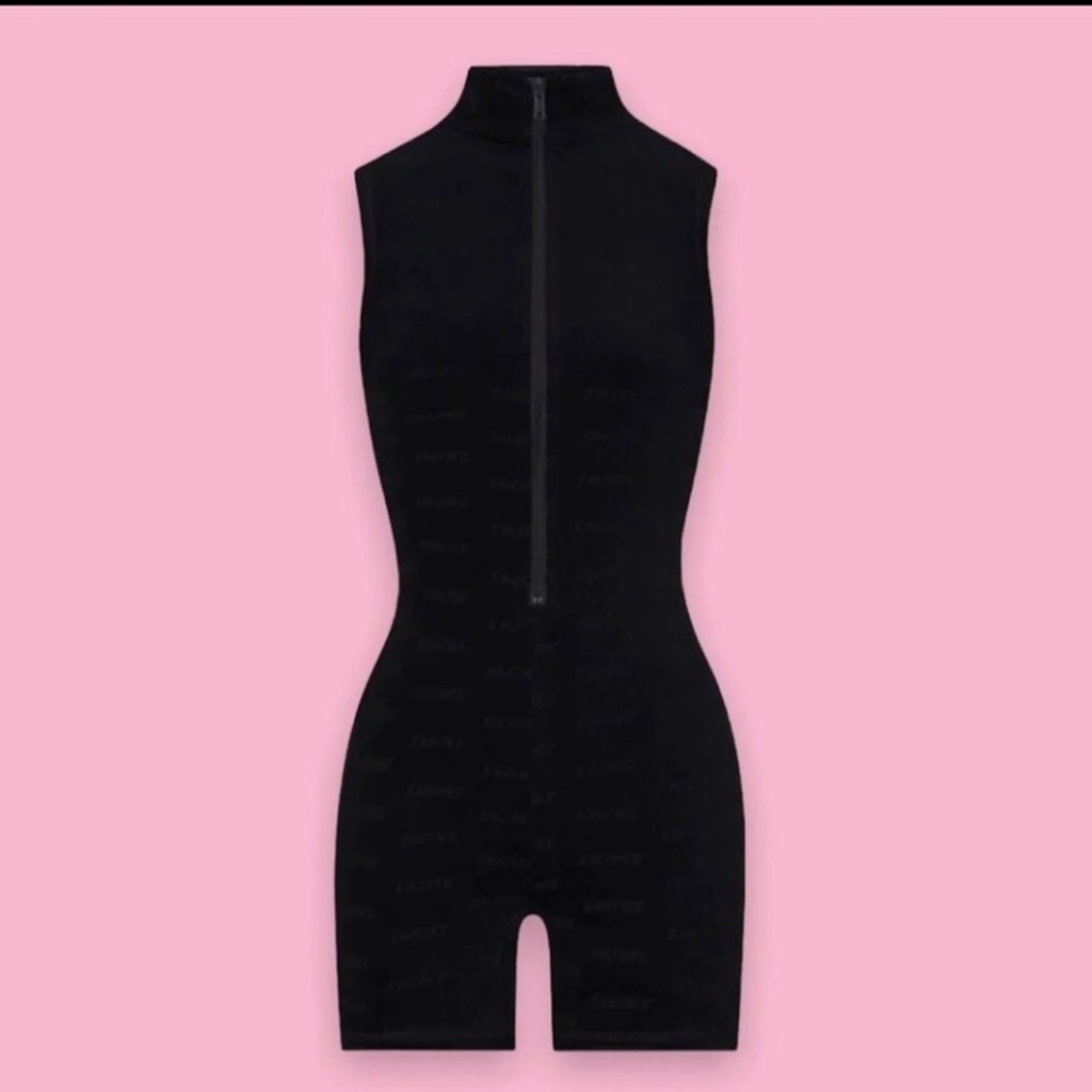 SKIMS Logo Velour Short Onesie Size S
